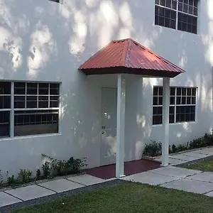 Lynn's Place Castries
